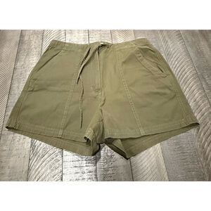 NY Khakis Shorts Size S Green